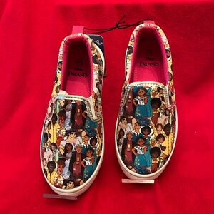 New Gorgeous Girls Disney/Encanto shoes